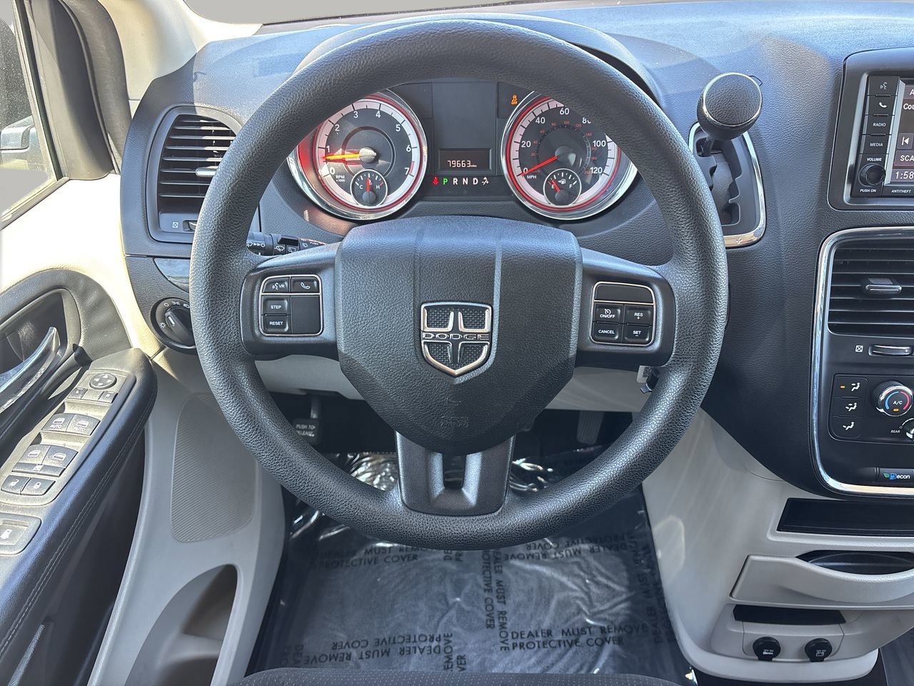 Used 2019 Dodge Grand Caravan SE w/ UConnect Hands-Free Group image 12