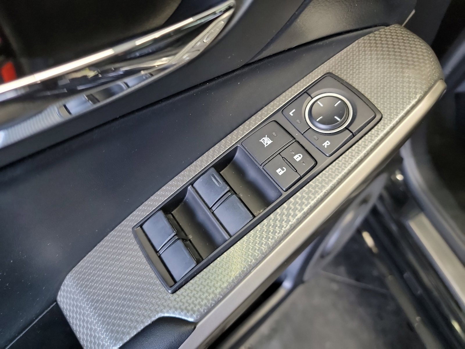 Used 2016 Lexus IS 200t w/ F Sport Package RWD image 14