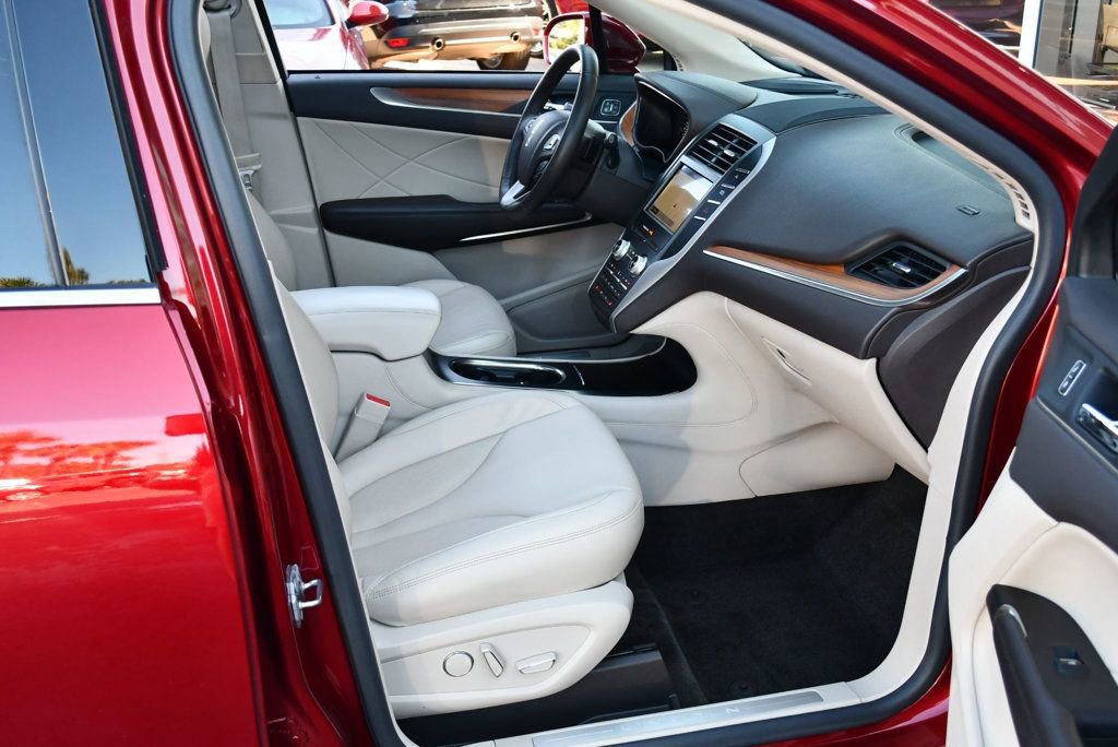 Used 2017 Lincoln MKC Select w/ Select Plus Package image 46