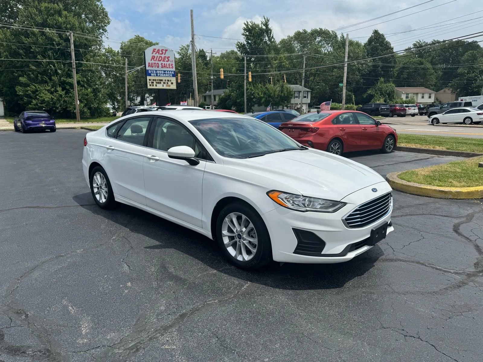 Used 2019 Ford Fusion SE image 1