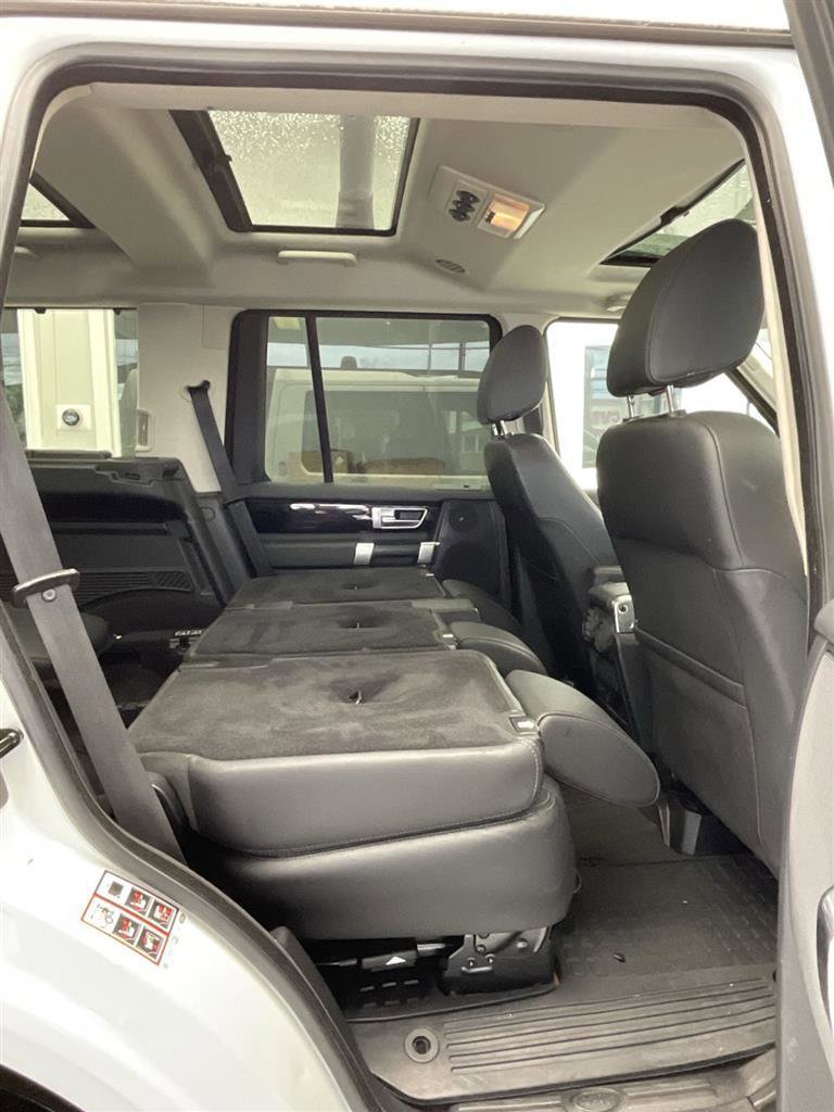 Used 2016 Land Rover LR4 HSE image 18