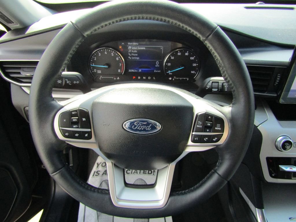 Used 2024 Ford Explorer XLT w/ Equipment Group 202A AWD/4WD image 19