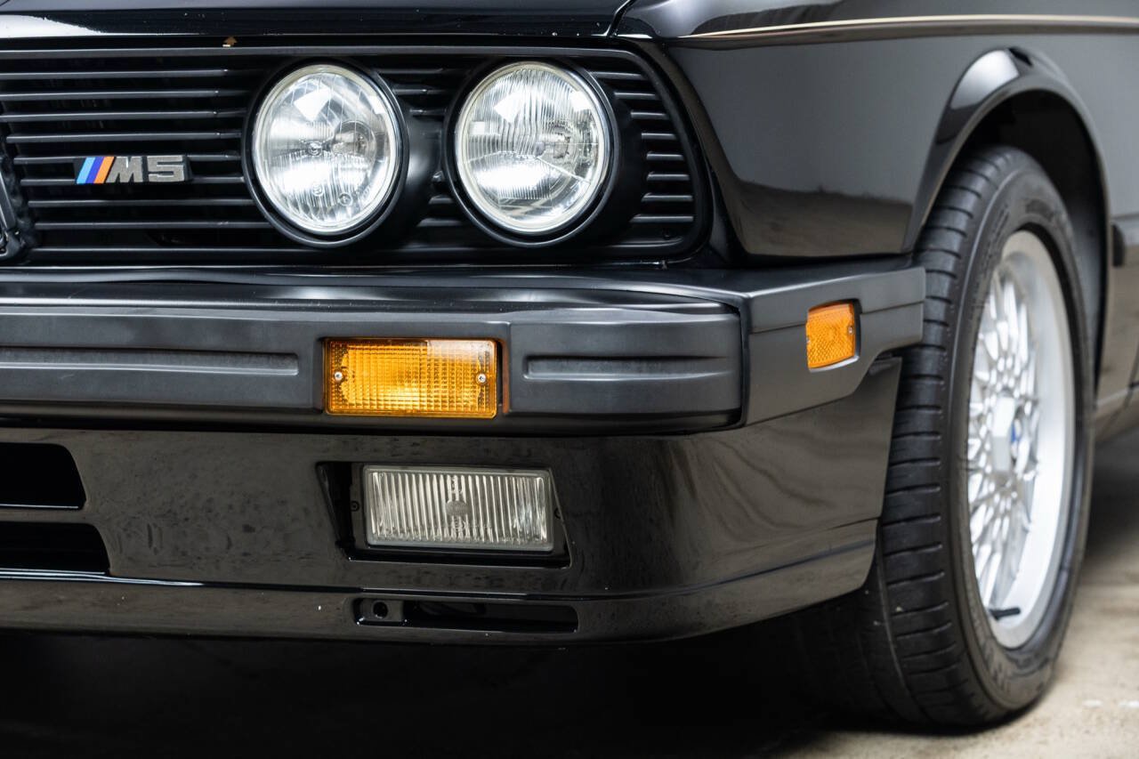 Used 1988 BMW M5 RWD image 15