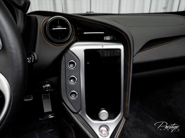 Used 2024 McLaren 750S Spider RWD image 39