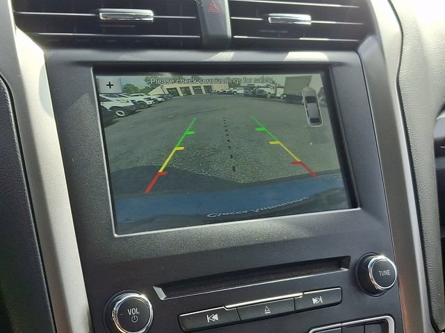 Used 2018 Ford Fusion SE w/ Fusion SE Technology Package FWD image 19