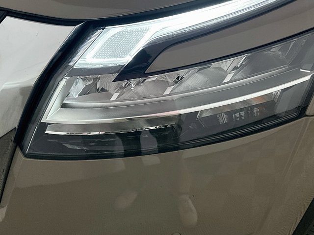 Used 2023 Nissan Pathfinder Platinum AWD/4WD image 36