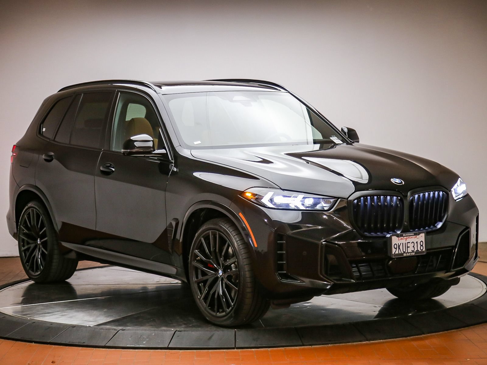 Used 2024 BMW X5 xDrive40i w/ M Sport Package AWD/4WD image 6