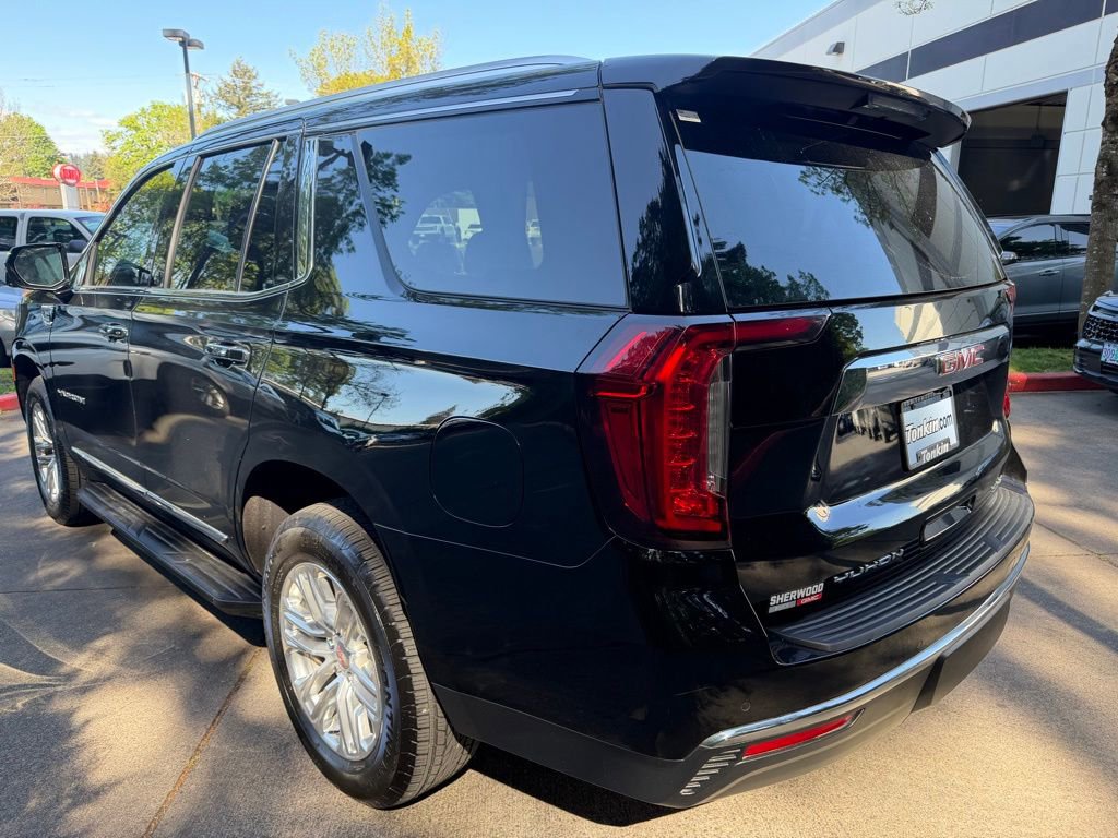 Used 2023 GMC Yukon SLT w/ SLT Premium Package AWD/4WD image 4
