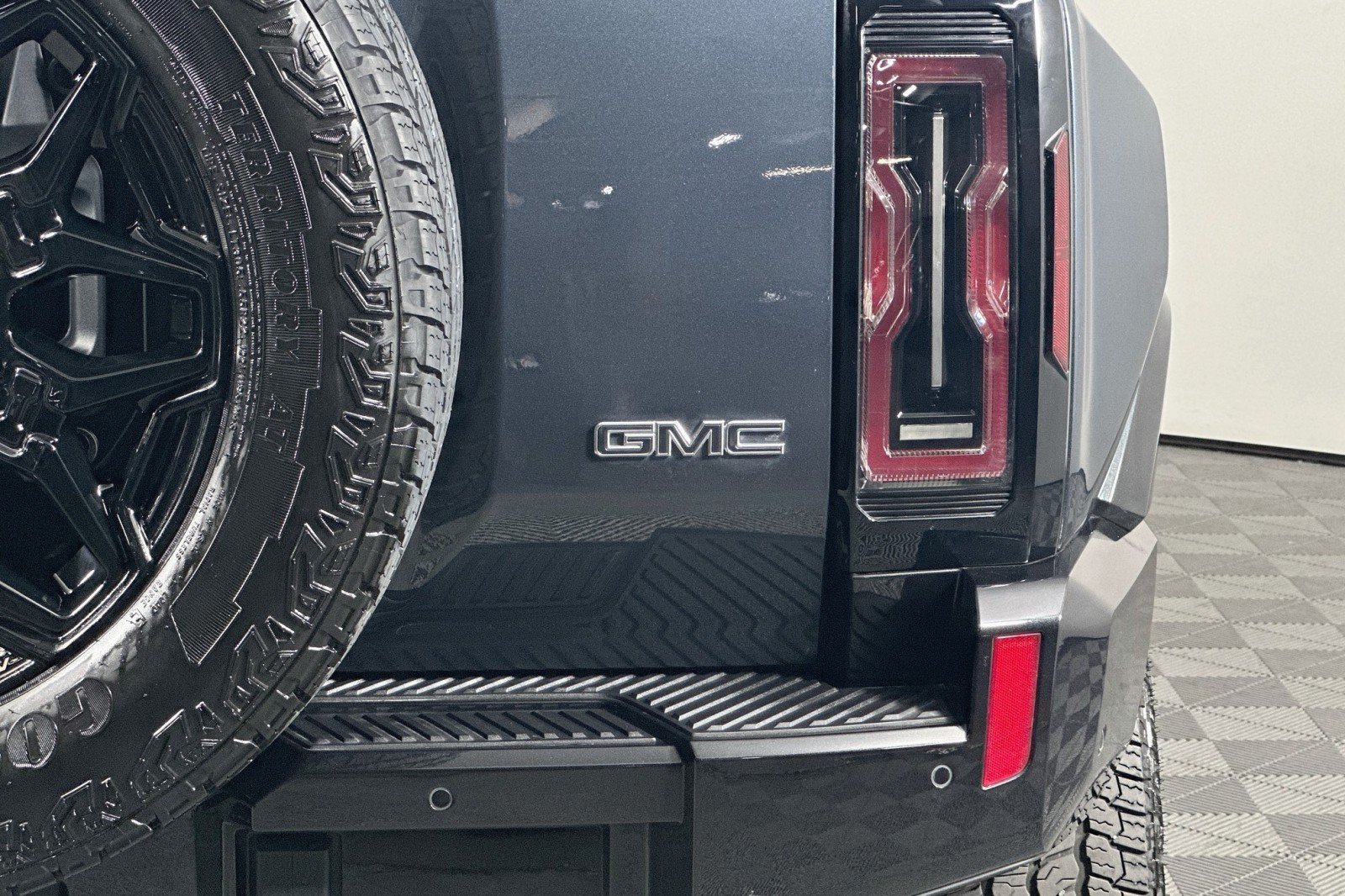 Used 2026 GMC Hummer EV SUV AWD/4WD image 15