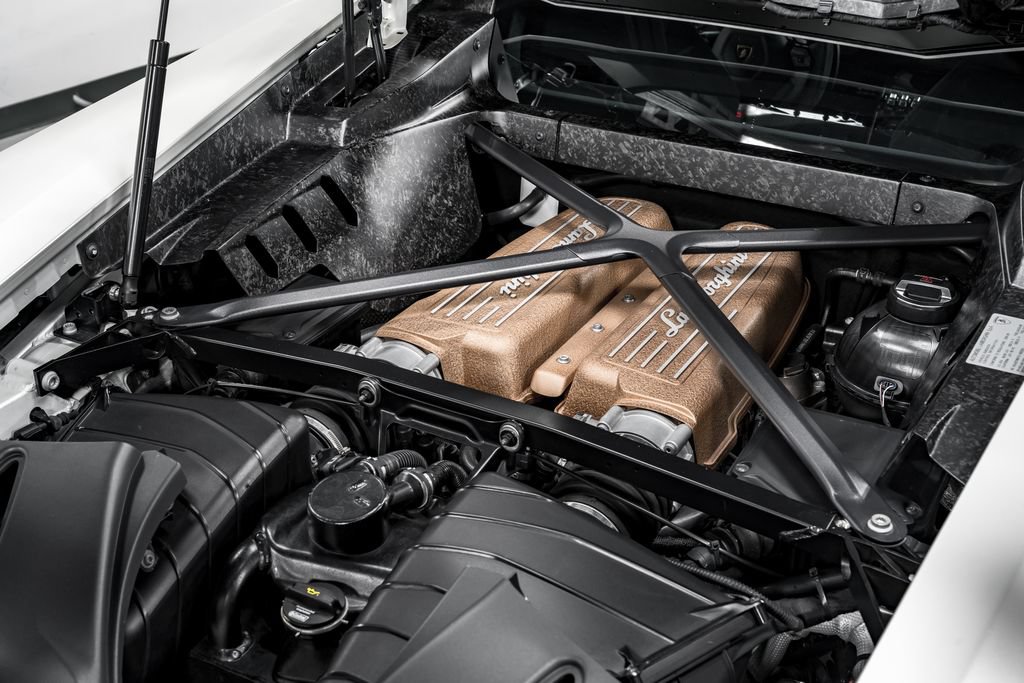Used 2018 Lamborghini Huracan Performante AWD/4WD image 52