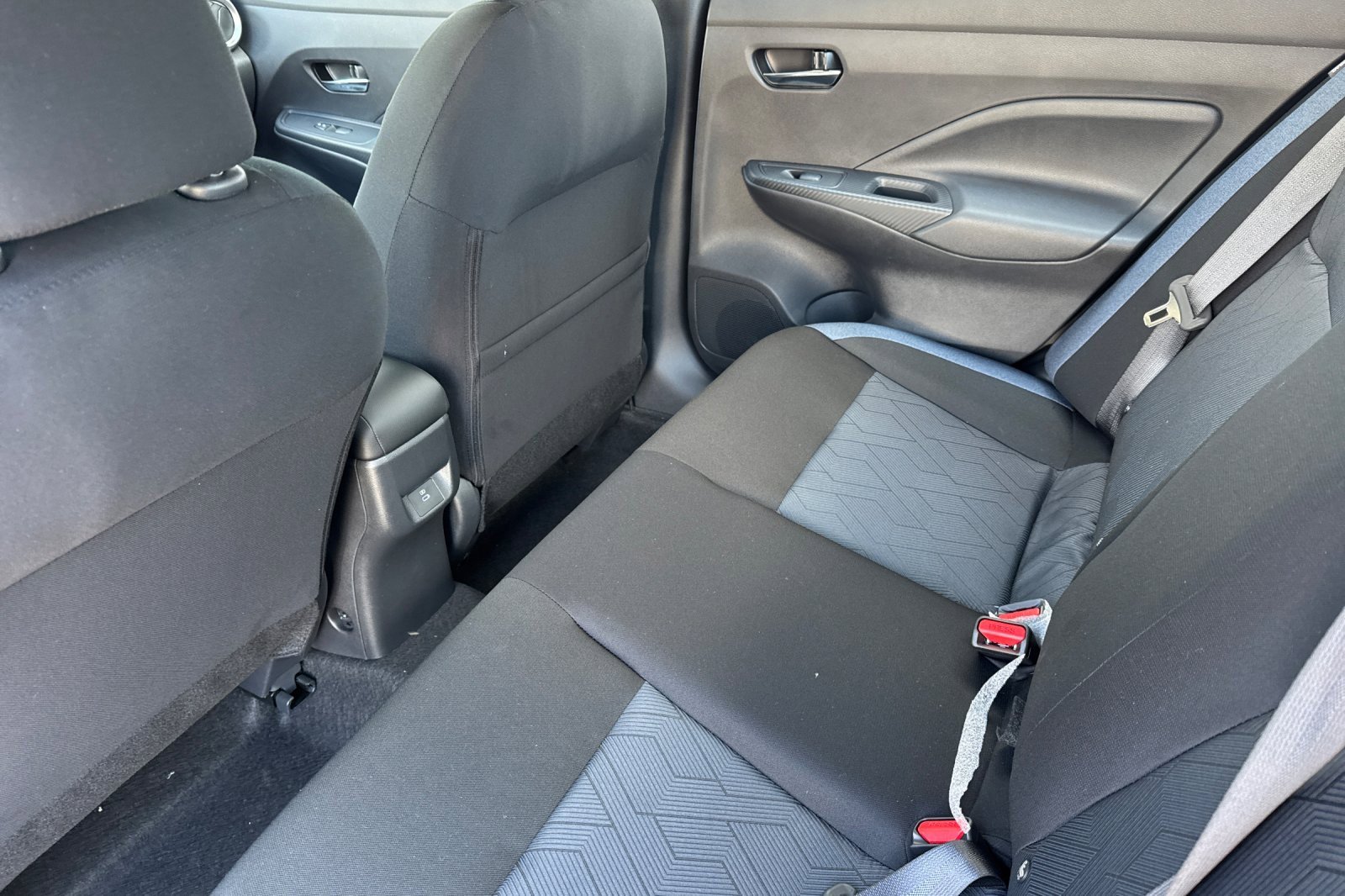 New 2025 Nissan Versa SV w/ Trunk Package image 9