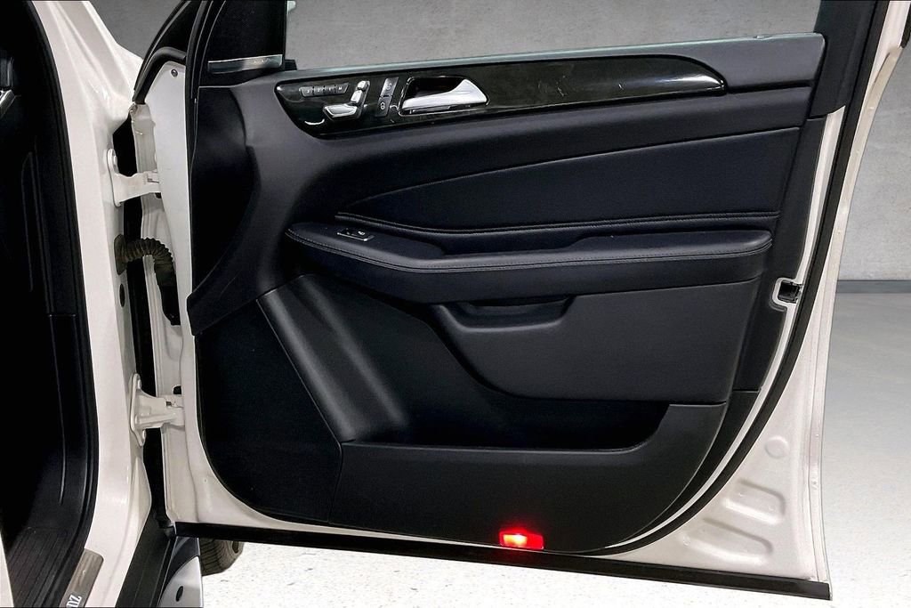 Used 2018 Mercedes-Benz GLS 450 4MATIC image 28