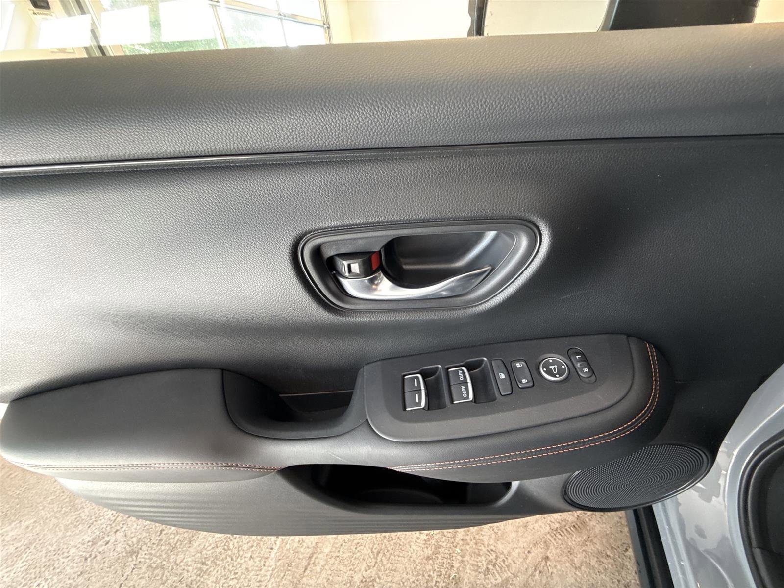 Used 2023 Honda HR-V Sport image 15