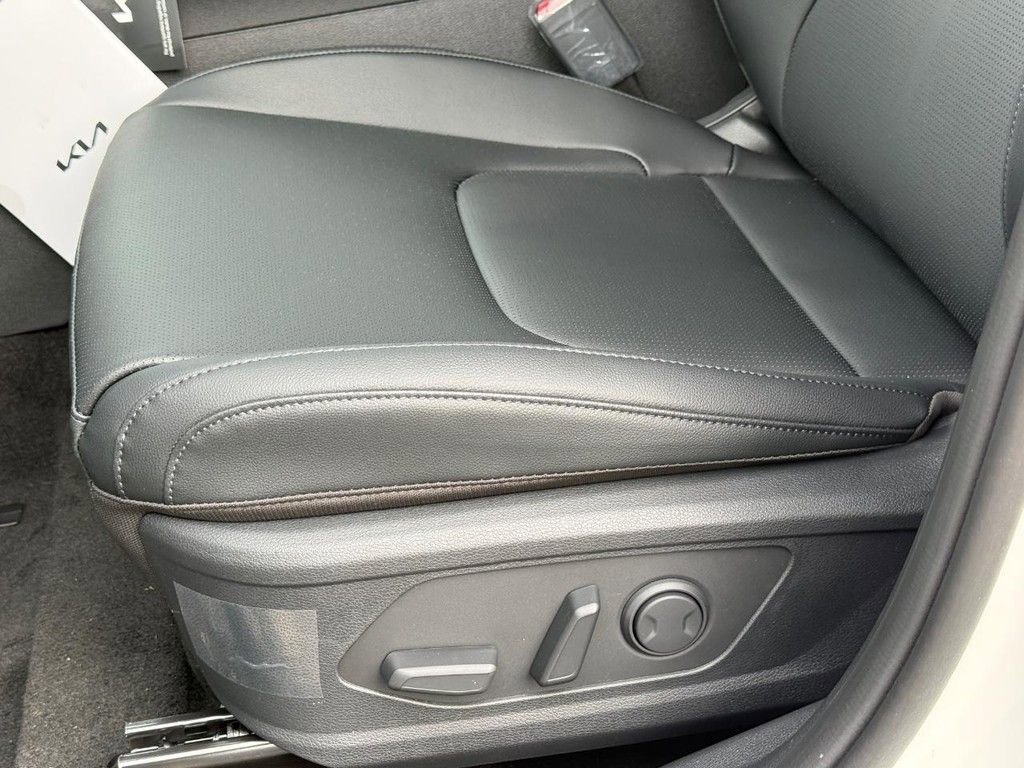 New 2026 Kia Sportage EX image 19