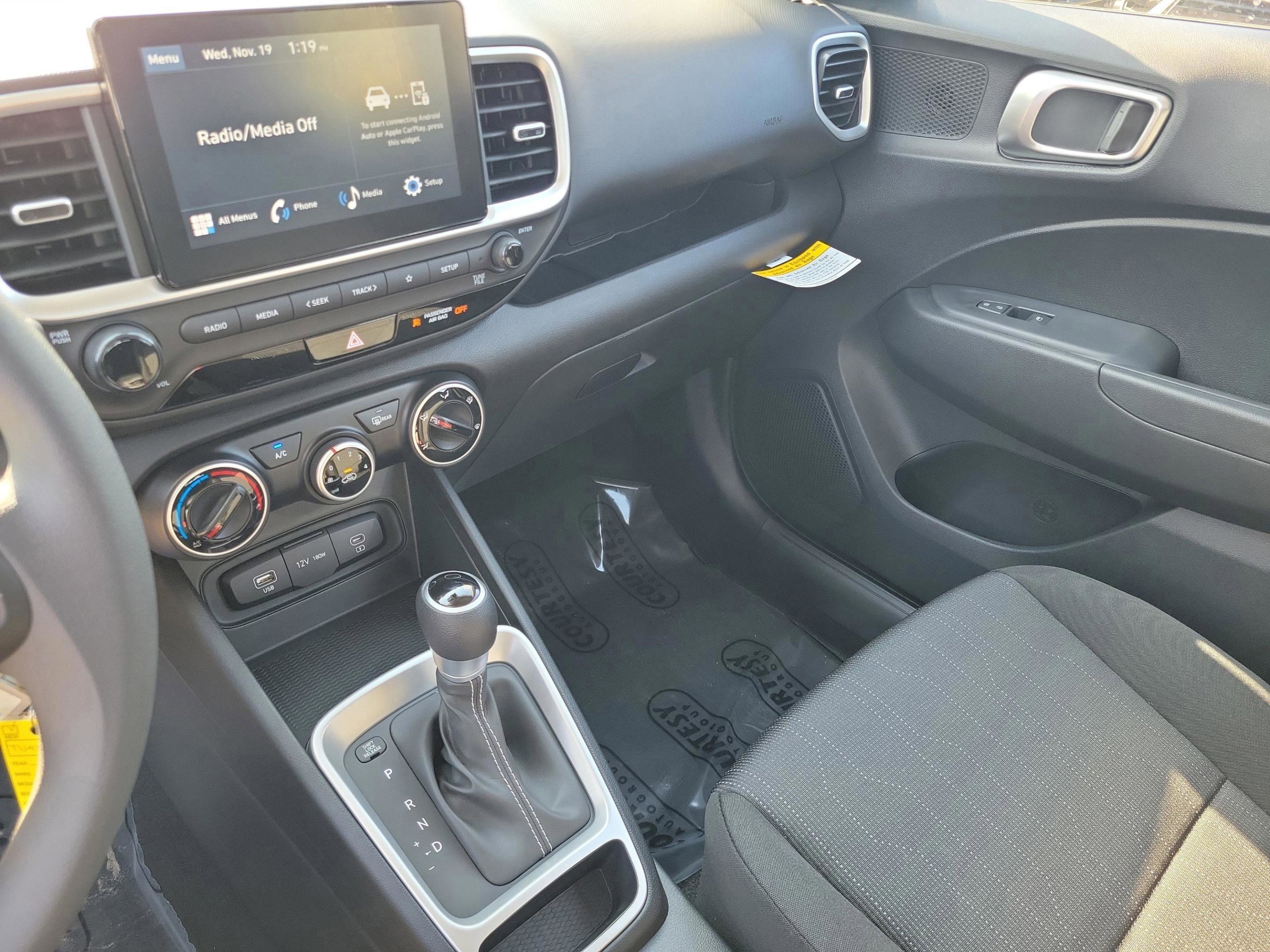 New 2026 Hyundai Venue SE image 10