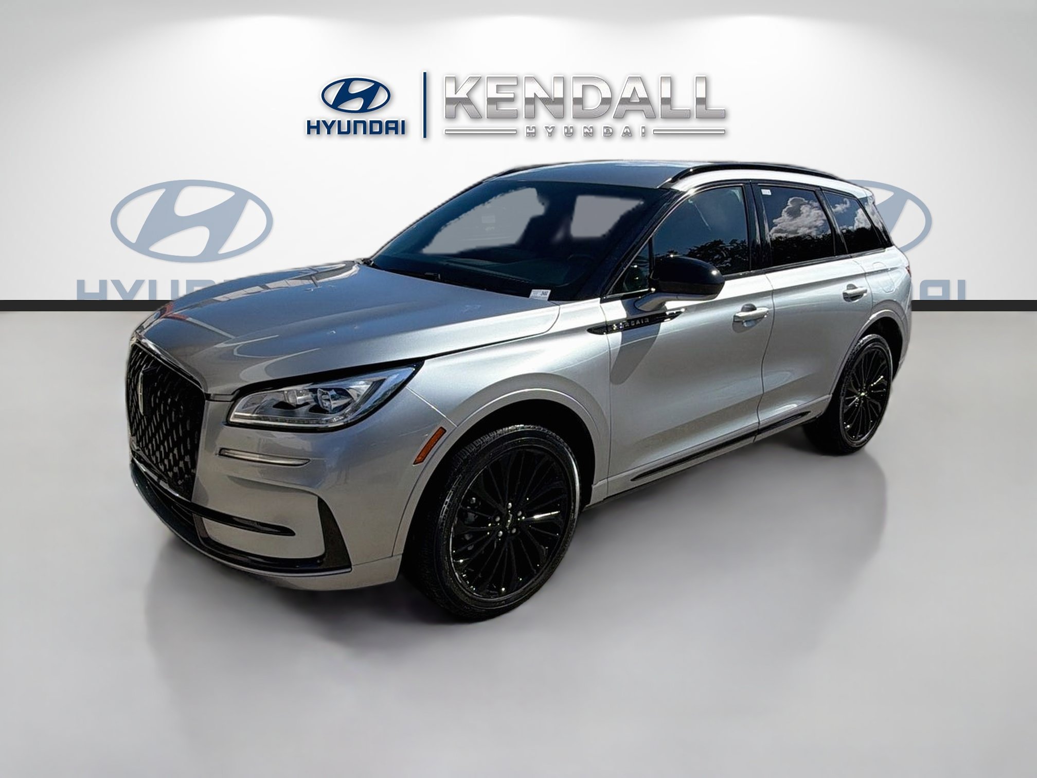 Used 2023 Lincoln Corsair Reserve w/ Jet Appearance Package FWD image 3