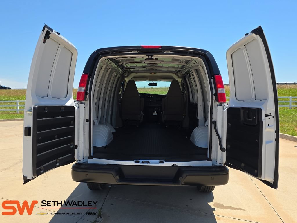 New 2026 GMC Savana 2500 w/ Driver Convenience Package RWD image 13