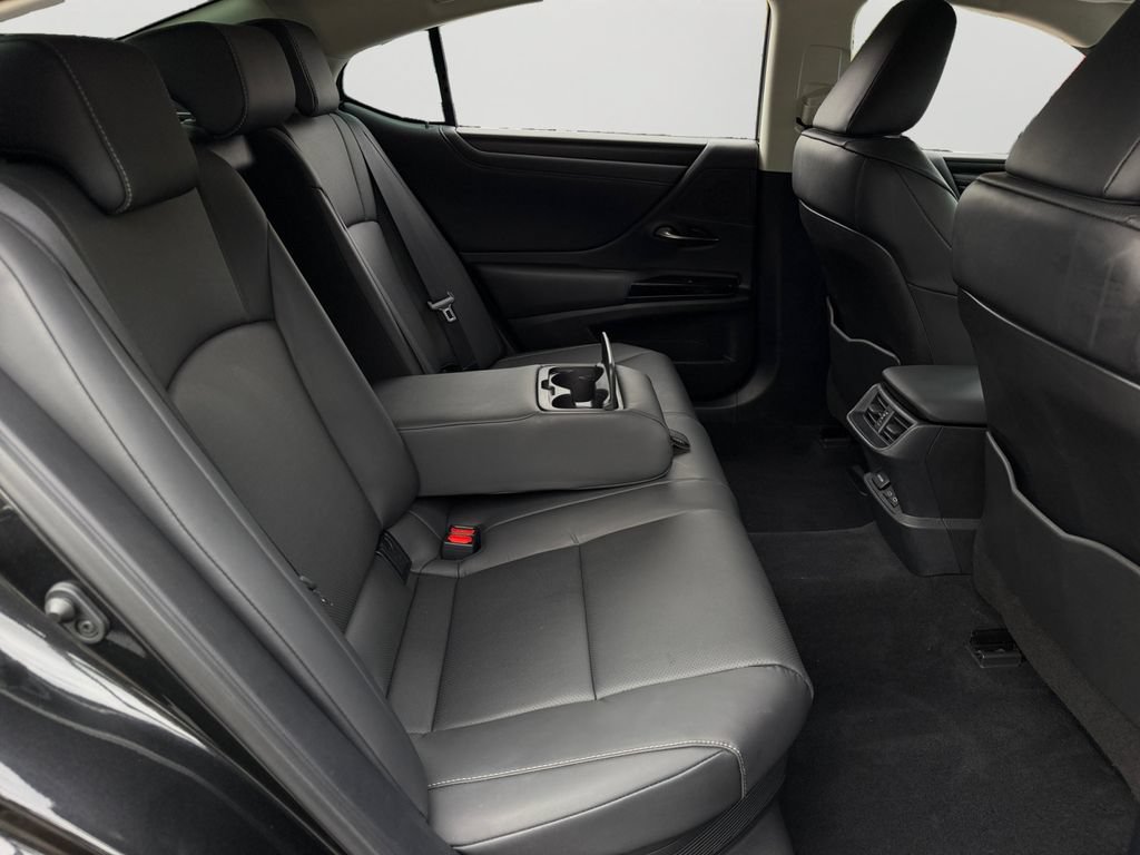 Certified 2025 Lexus ES 300h w/ Premium Package FWD image 9