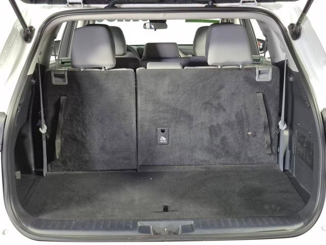 Used 2023 Toyota Highlander L image 26