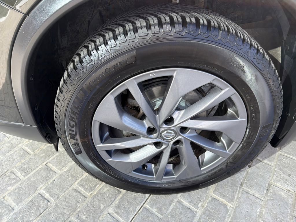 Used 2016 Nissan Rogue SL w/ SL Premium Package image 27