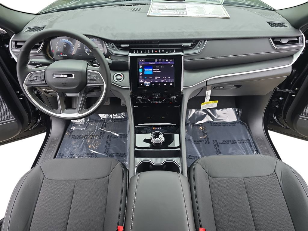 New 2025 Jeep Grand Cherokee Laredo w/ Luxury Tech Group I AWD/4WD image 9