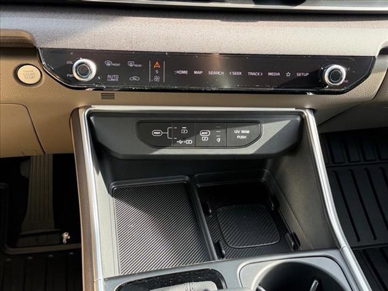 New 2026 Kia Carnival EX image 22