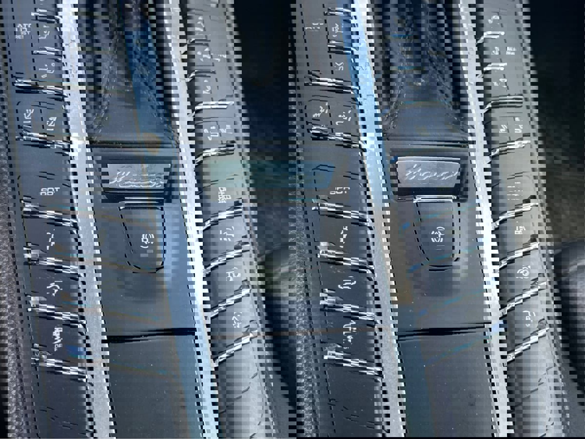 Used 2018 Porsche Macan GTS w/ Premium Package Plus image 39