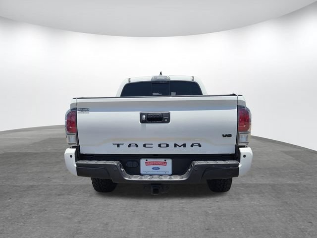 Used 2022 Toyota Tacoma TRD Off-Road w/ Technology Package AWD/4WD image 5