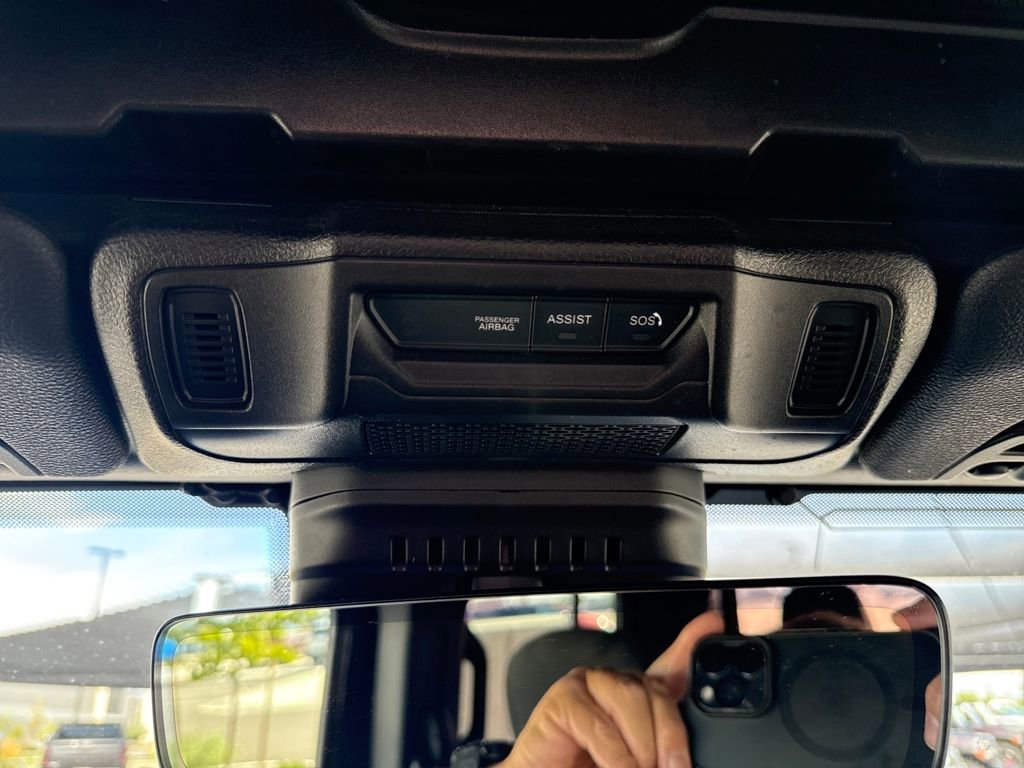 Used 2024 Jeep Gladiator Mojave w/ Technology Group AWD/4WD image 24