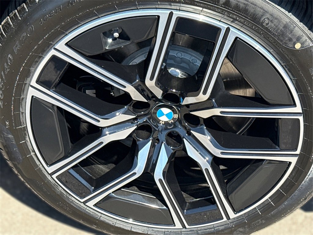 New 2026 BMW 750e xDrive image 14