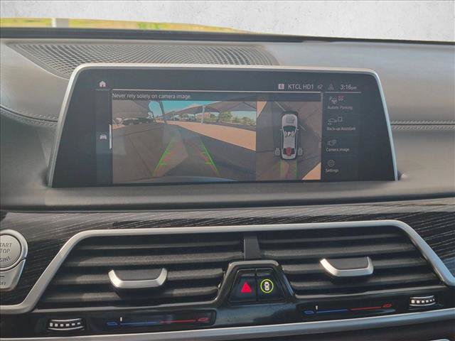 Used 2022 BMW 750i xDrive w/ Executive Package AWD/4WD image 13