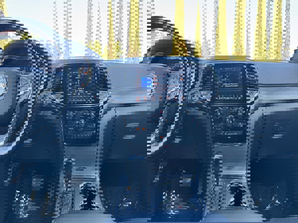 Used 2020 Jeep Grand Cherokee Altitude image 15