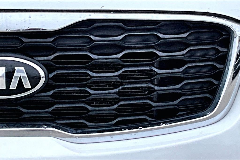 Used 2019 Kia Sorento LX image 11