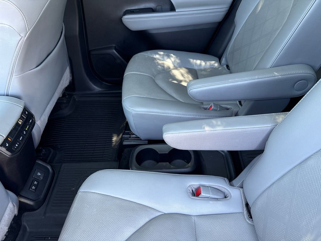 Used 2020 Toyota Highlander Platinum AWD/4WD image 42