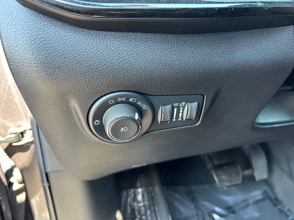 Used 2022 Jeep Compass Trailhawk w/ Trailhawk Elite Group image 21