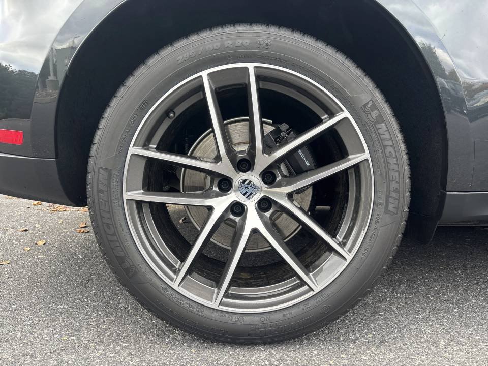 New 2026 Porsche Macan AWD/4WD image 23