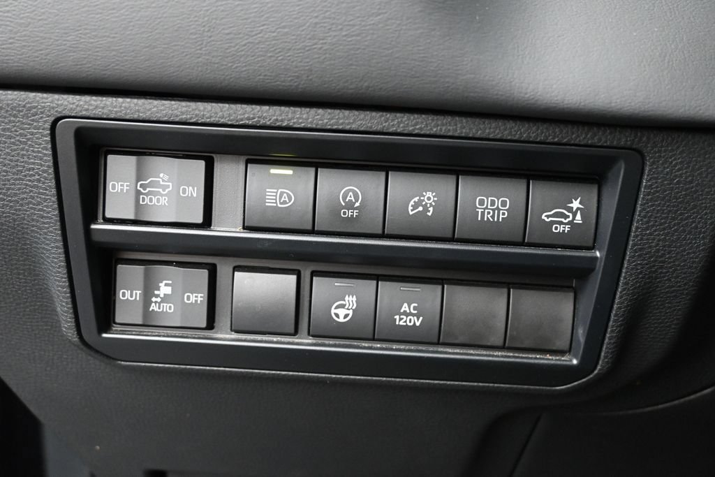 Used 2023 Toyota Tundra Platinum AWD/4WD image 11