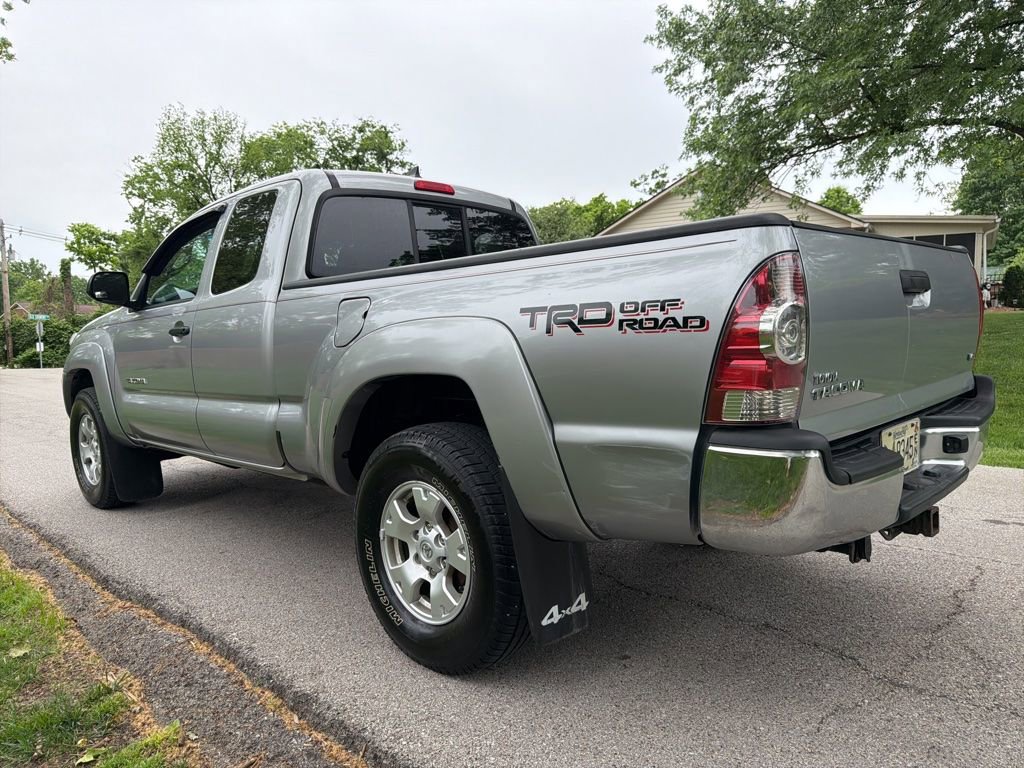Used 2015 Toyota Tacoma 4x4 Access Cab V6 w/ TRD Off-Road Package image 8