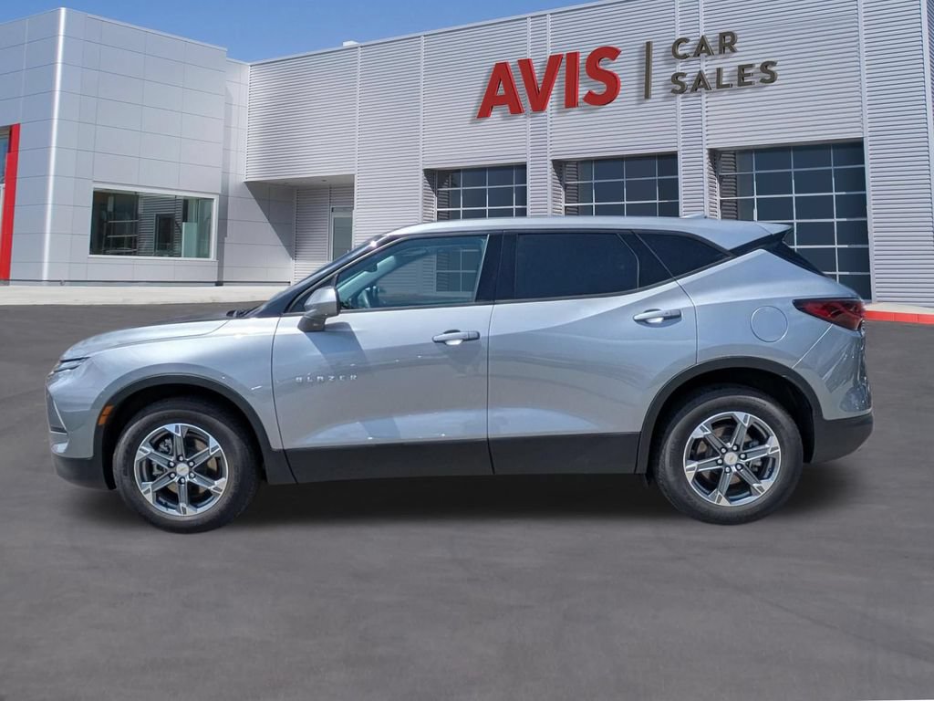Used 2025 Chevrolet Blazer LT FWD image 10