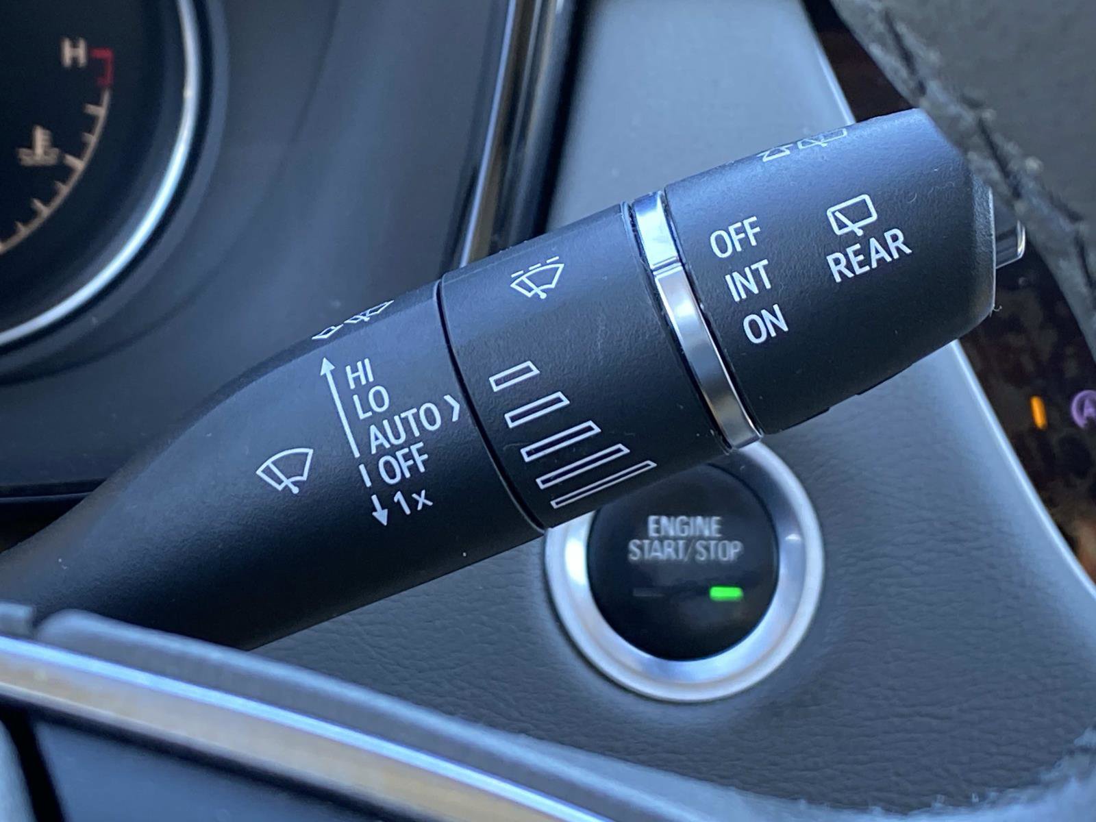 Used 2021 Cadillac XT5 Premium Luxury image 18