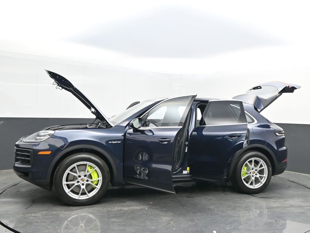 New 2025 Porsche Cayenne E-Hybrid image 45