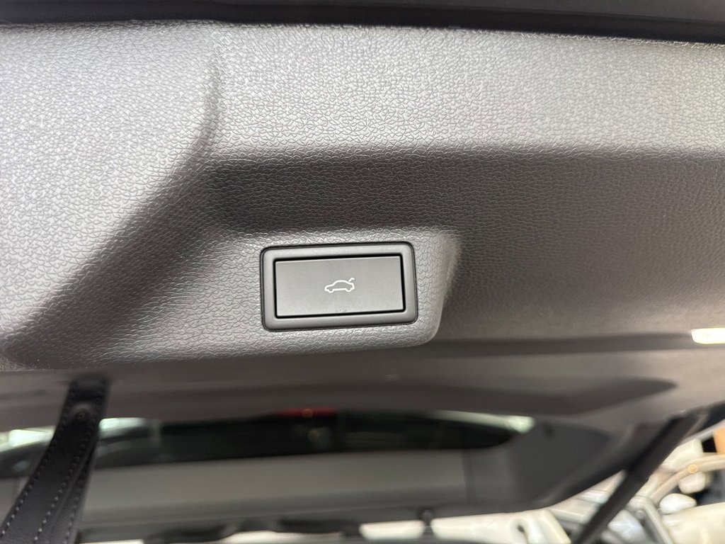 New 2025 Volkswagen ID. Buzz Pro S Plus image 20