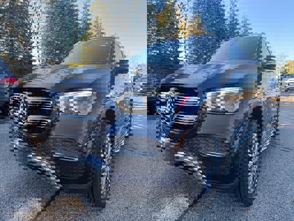 Used 2022 Mercedes-Benz GLE 350 4MATIC w/ Premium Package image 3