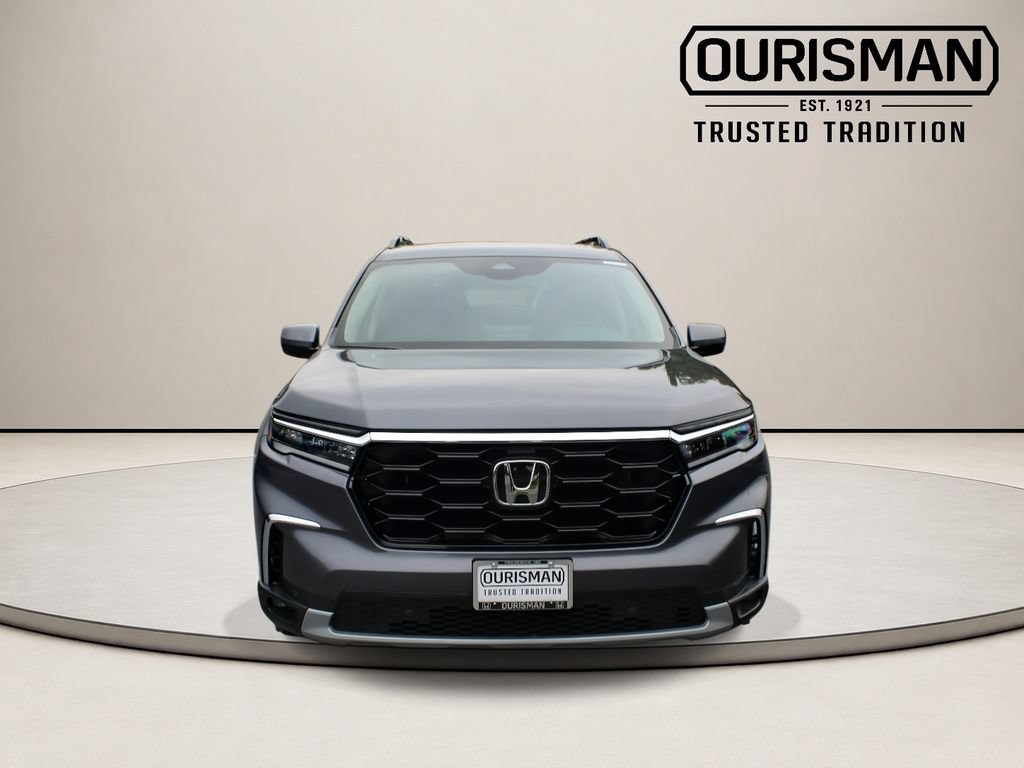 Certified 2025 Honda Pilot Touring image 4