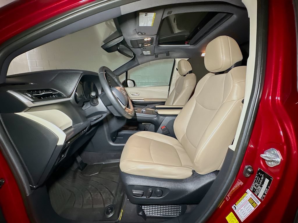 Certified 2023 Toyota Sienna XLE AWD/4WD image 17