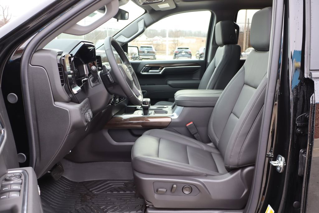 New 2026 Chevrolet Silverado 1500 LT Trail Boss w/ Safety Package image 13