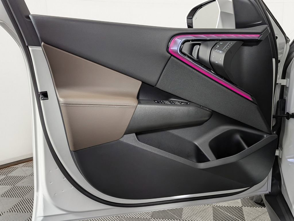 Used 2025 BMW X3 xDrive30i w/ Convenience Package image 14