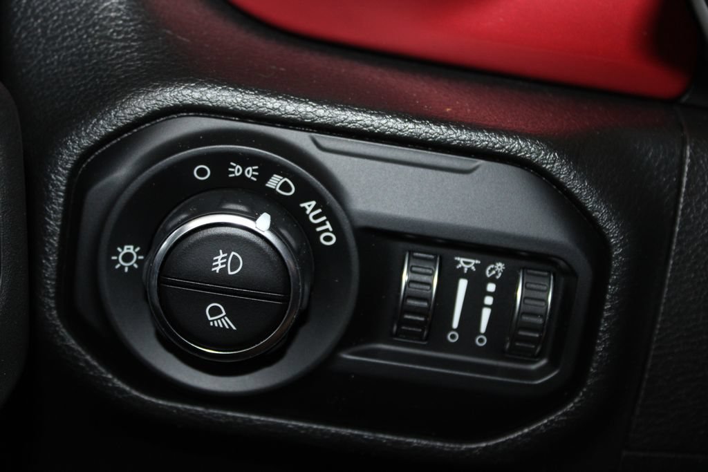 Used 2022 Jeep Gladiator Rubicon w/ Cold Weather Group AWD/4WD image 47