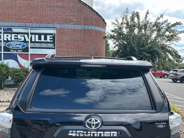 Used 2017 Toyota 4Runner TRD Off-Road AWD/4WD image 4