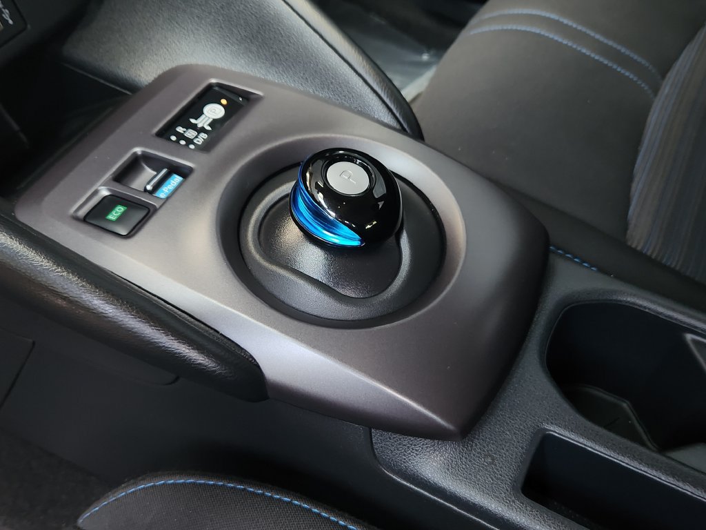 Used 2025 Nissan Leaf S FWD image 30